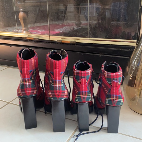 Ambelynn Plaid Heeled Hiker Lug Sole Combat Bootie - Picture 9 of 12